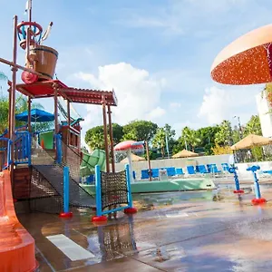Hotel Howard Johnson By Wyndham & Water Playground