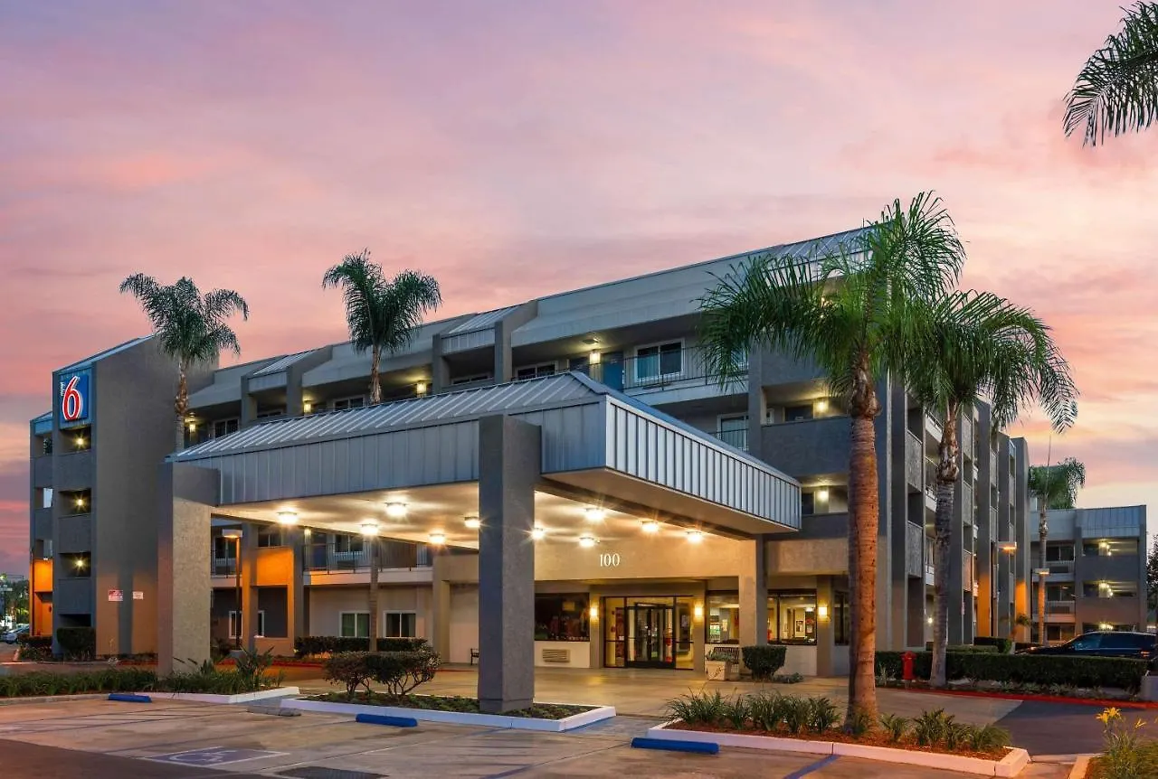 Motel 6-Anaheim, Ca - Maingate